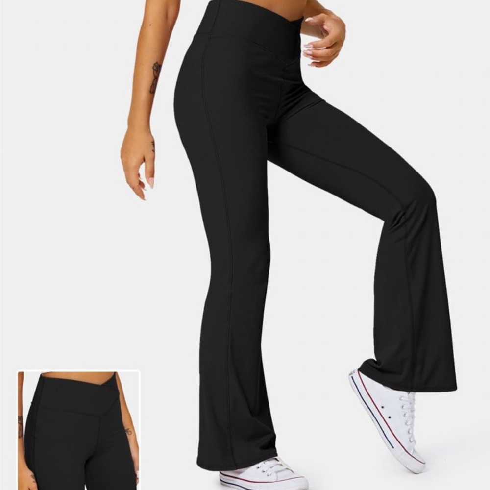 High waisted crossover flare yoga pants - size medium/tall